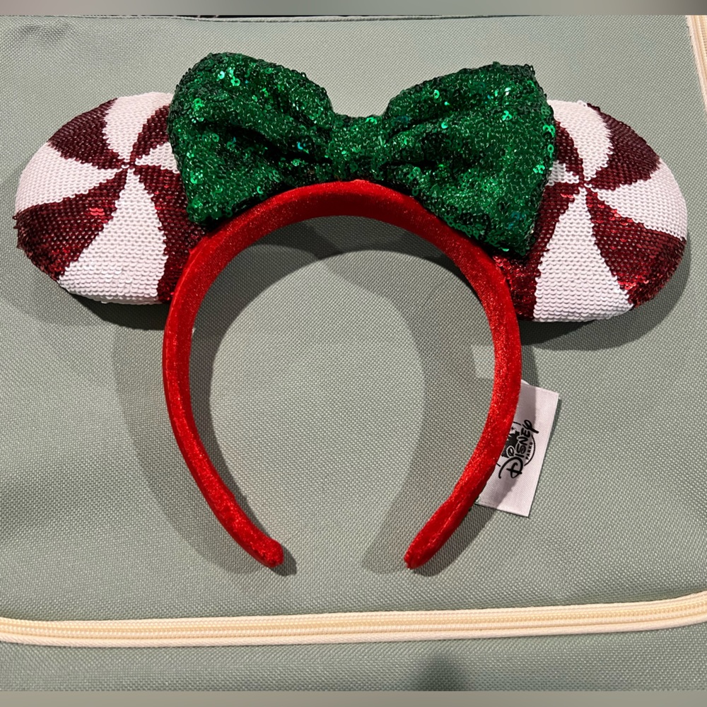 Genuine Disney ears. Excellent condition. One size fits all.